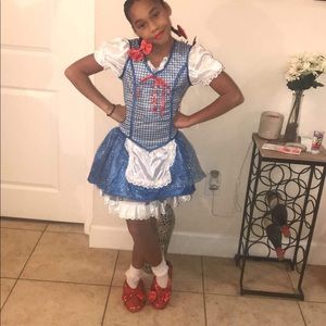 Girls Dorothy Halloween costume with shoe covers